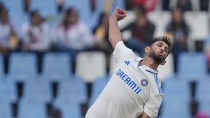 హేయ్ ప్రభు.. హేయ్ ప్రసిధ్ కృష్ణ.. జట్టులో అసలేం చేస్తున్నావ్?