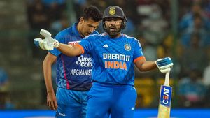 రోహిత్ తెలివికి బిత్తరపోయిన అఫ్గానిస్థాన్..అంపైర్లకు కంప్లైంట్!