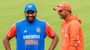 వ్యూహాల్లో ఆ మేధావిని రోహిత్ మించిపోయాడు- ద్రవిడ్