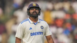 అతడి దెబ్బకి రోహిత్ బిత్తెరపోయాడు! కోహ్లి ఉండి ఉంటే..- ఇంగ్లాండ్ మాజీ