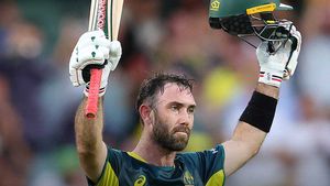 AUS vs WI: చరిత్ర సృష్టించిన మ్యాక్స్‌వెల్!