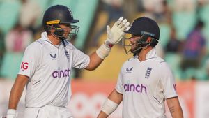 IND vs ENG: బజ్ బాల్ కాదు.. కామన్ సెన్స్‌తో ఆడండ్రా అయ్యా..!