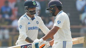 IND vs ENG: శతక్కొట్టిన రోహిత్, జడేజా.. భారీ స్కోర్ దిశగా టీమిండియా!