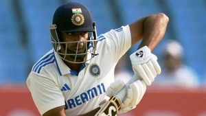 అంపైర్‌తో అశ్విన్ వాగ్వాదం.. టీమిండియాకు పెనాల్టీ