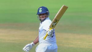 జైస్వాల్ 200..సర్ఫరాజ్ మెరుపులు..భారీస్కోరుకు భారత్ డిక్లేర్ (Video)