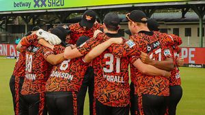 ఉత్కంఠ పోరులో సన్‌రైజర్స్ విజయం (Video)