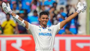 Yashasvi Jaiswal: 19 ఏళ్ల తర్వాత తొలిసారి..!