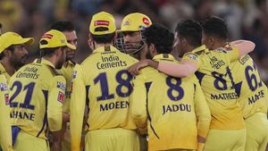 IPL 2024: చెన్నై సూపర్ కింగ్స్‌కు బిగ్ షాక్.. గాయంతో స్టార్ పేసర్ దూరం!