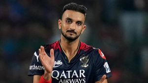 RCB దర్రిదంలో ఓ అదృష్టం.. హర్షల్‌ను వదిలేయడం