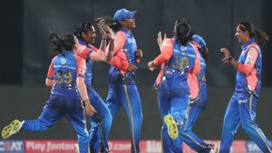 WPL 2024: దీప్తి శర్మ ఒంటరి పోరాటం.. ముంబై ఇండియన్స్ ఘన విజయం!