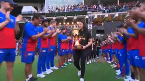 IPL 2024: ఆర్‌సీబీ అమ్మాయిలకు అబ్బాయిల గాడ్ ఆఫ్ హానర్.. వీడియో వైరల్!