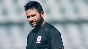 ఆ తప్పు ధోనీ చేశాడు.. రోహిత్ కాదు- పార్థివ్ పటేల్