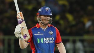 DC vs CSK: పతిరణ ఖతర్నాక్ క్యాచ్.. నోరెళ్లబెట్టిన డేవిడ్ వార్నర్! (వీడియో)