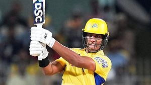 CSK vs GT: రఫ్ఫాడించిన రచిన్ రవీంద్ర.. 9 బౌండరీలతో..!