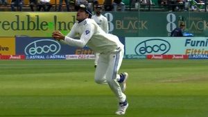 IND vs ENG: గిల్ సెన్సేషనల్ క్యాచ్.. వెనక్కి పరిగెత్తుతూ! (Video)