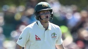 స్టీవ్ స్మిత్.. లేటు వయసులో ఈ రిస్క్‌లు అవసరమా? (Video)