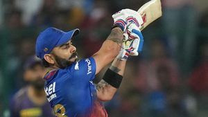 RCB vs KKR: కోహ్లి.. అసలు అదేం బ్యాటింగ్?- మాజీ క్రికెటర్ విమర్శలు