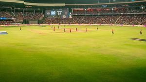 KKR vs RR: ఇవేం పిచ్‌లు రా అయ్యా..? 300 రన్స్ చేసేలా ఉన్నారు! దిగ్గజ పేసర్ అసహనం!