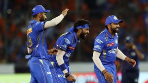 Hardik x Rohit: పాపం హార్దిక్.. ఏడ్వలేక నవ్వుతున్నాడు!