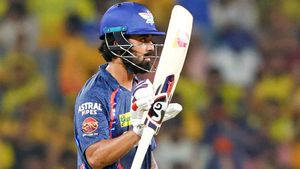 చరిత్ర సృష్టించిన KL రాహుల్.. ధోనీ రికార్డు బ్రేక్