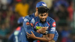 IPL 2024: ఎంతకు తెగించార్రా.. మయాంక్ యాదవ్‌పై భారీ కుట్ర!