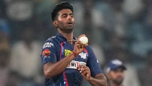 RCB vs LSG: నిప్పులు చెరిగిన మయాంక్ యాదవ్.. బిత్తరపోయిన ఆర్‌సీబీ బ్యాటర్లు! (వీడియో)