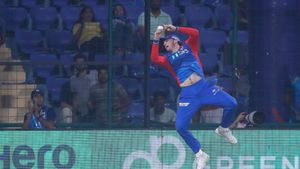 సూపర్‌మ్యాన్ స్టబ్స్: మెరుపు ఫీల్డింగ్‌తో ఢిల్లీని గెలిపించాడు! (Video)