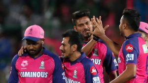 ఆర్ఆర్‌కు దెబ్బ మీద దెబ్బ