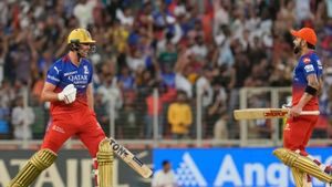 GT vs RCB: జాక్స్ ఆల్‌టైమ్ రికార్డ్: 10 బంతుల్లో 50 నుంచి 100 (Video)
