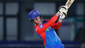 DC vs SRH: ఒకే ఓవర్లో 4, 4,6, 4, 6, 6