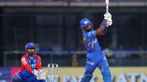 ఢిల్లీని భయపెట్టిన తెలుగోడు: ఉత్కంత పోరులో ముంబై ఓటమి