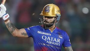 RR vs RCB: విరాట్ విశ్వరూపం.. మెరుపు సెంచరీ