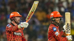 RCB vs SRH: 22 సిక్సర్లు.. 19 ఫోర్లు.. చరిత్ర సృష్టించిన సన్‌రైజర్స్ హైదరాబాద్!