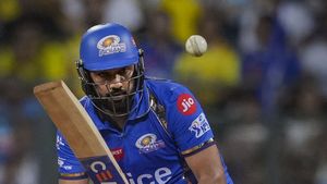 చరిత్ర సృష్టించిన రోహిత్.. కోహ్లి రికార్డ్ బ్రేక్