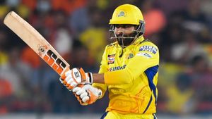 వీడియో: జడేజా వీపు పగులగొట్టిన భువి: విమానం మోత: అక్కడే అసలు ట్విస్ట్