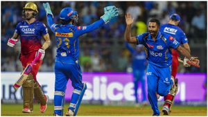 ఆర్సీబీ ప్లేఆఫ్ ఆశలు ఇంకా బతికే ఉన్నాయా?: నాకౌట్స్ చేరాలంటే