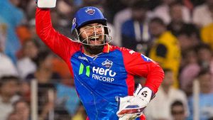 చరిత్ర సృష్టించిన పంత్.. రికార్డులన్నీ బ్రేక్!