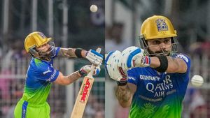 KKR vs RCB: అంపైర్‌ను తిట్టిన విరాట్ కోహ్లీ(వీడియో)