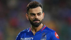 RCB vs LSG: లక్నో చేతిలో ఓటమి.. కోపాన్ని ఆపుకోలేకపోయిన కోహ్లీ!(వీడియో)