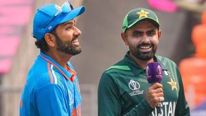 రోహిత్‌కు షాకిచ్చిన బాబర్ అజామ్.. అరుదైన రికార్డు బ్రేక్