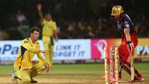 RCB vs CSK: పాపం ఫాఫ్ డుప్లెసిస్.. అంపైర్ తప్పిదానికి బలి!(వీడియో)
