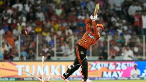 KKR vs SRH: మిచెల్ స్టార్క్ స్టన్నింగ్ డెలివరీ.. బిత్తరపోయిన ట్రావిస్ హెడ్!(వీడియో)