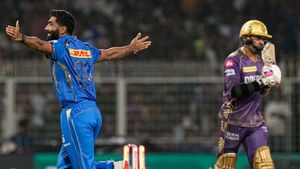 KKR vs MI: నిప్పులు చెరిగిన జస్‌ప్రీత్ బుమ్రా..!(వీడియో)