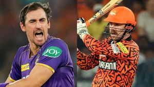 IPL 2024 Final: మిచెల్ స్టార్క్ X ట్రావిస్ హెడ్ డిష్యూం డిష్యూం (వీడియో)