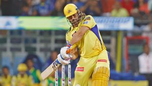 షాకింగ్ న్యూస్: అందుకే ధోనీ ఆలస్యంగా వస్తున్నాడు!