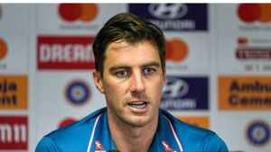 SRH: భారత్‌ను విడిచిన కమిన్స్-హెడ్: ఎందుకంటే?