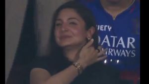 IPL 2024: ఆర్‌సీబీ విజయం.. అనుష్క సంబరం! దండం రా సామీ అంటూ..!(వీడియో)