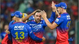 IPL Playoffs: ఆర్సీబీ‌‌ నిలవాలంటే ఆ జట్టు ఓడిపోవాలి!