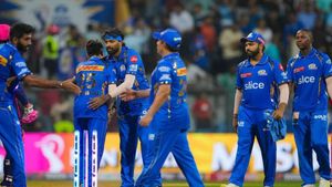 ముంబై ఇండియన్స్ ప్లేఆఫ్స్‌కు వెళ్లొచ్చు.. ఎలా అంటే?