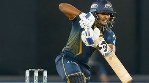 IPL: చరిత్ర సృష్టించిన భారత కుర్రాడు: సచిన్ రికార్డు బ్రేక్